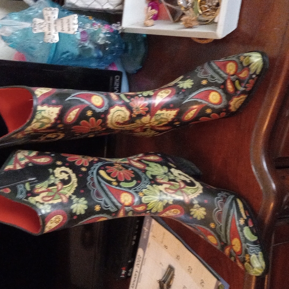 Rain boots - Picture 3 of 3